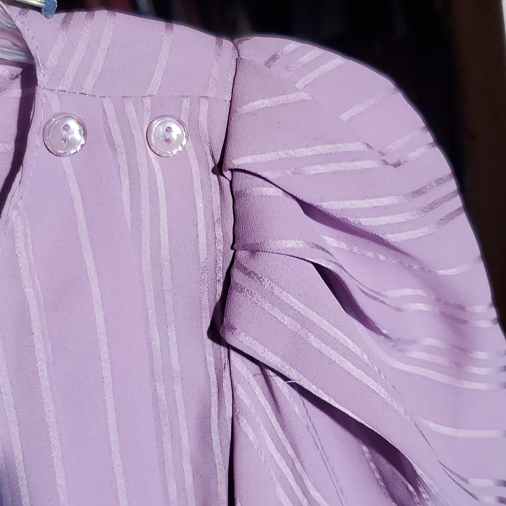 Very vintage (80's?, 70's?) Puffy sleeve silky shirt. Awesome piece - Picture 6 of 8